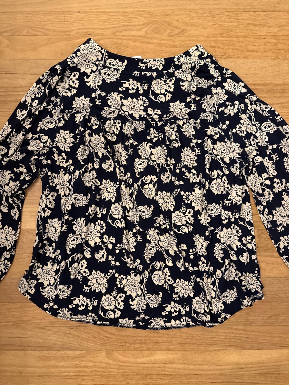 NEW Lane Bryant Size 14/16 Navy Blue Floral V Neck Blouse - Picture 1 of 5